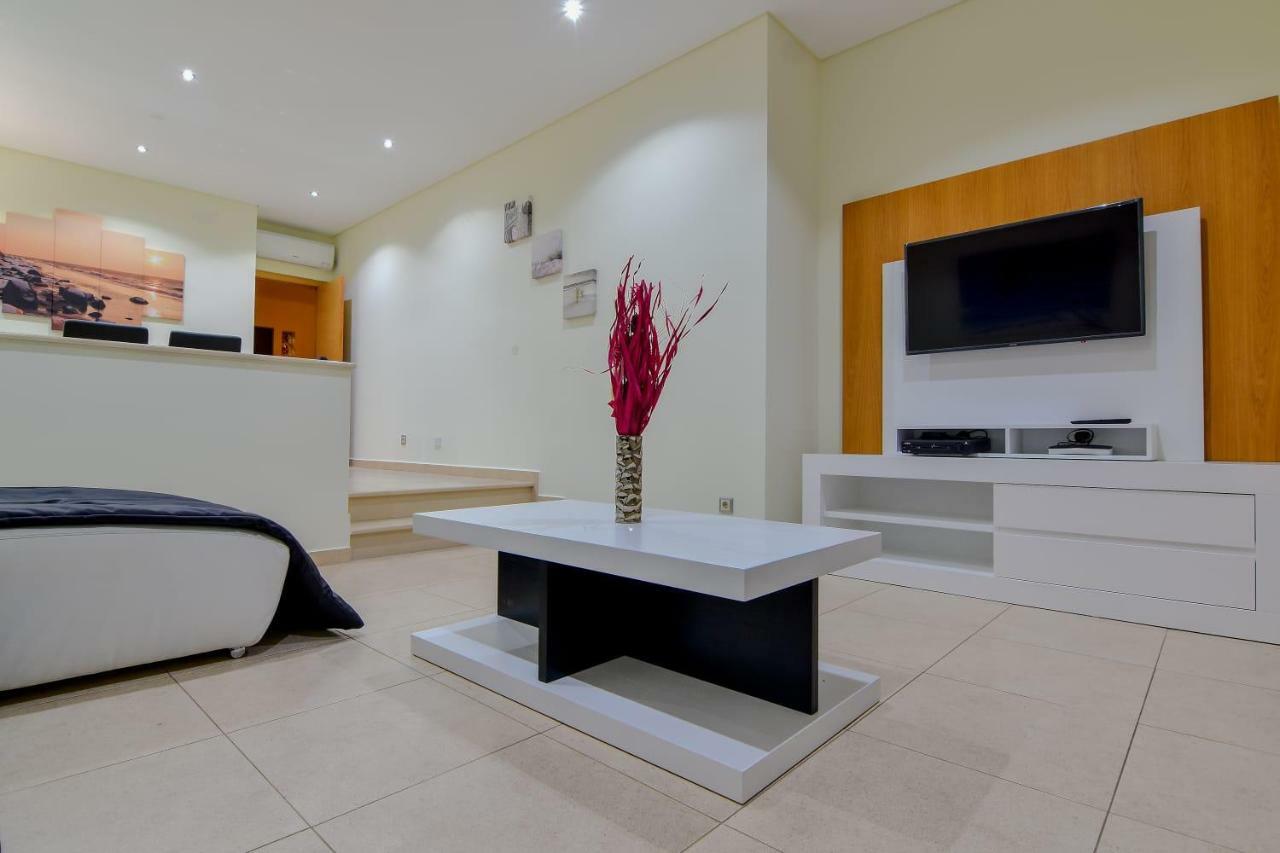 Stunning Villa With Pool 阿尔布费拉 外观 照片