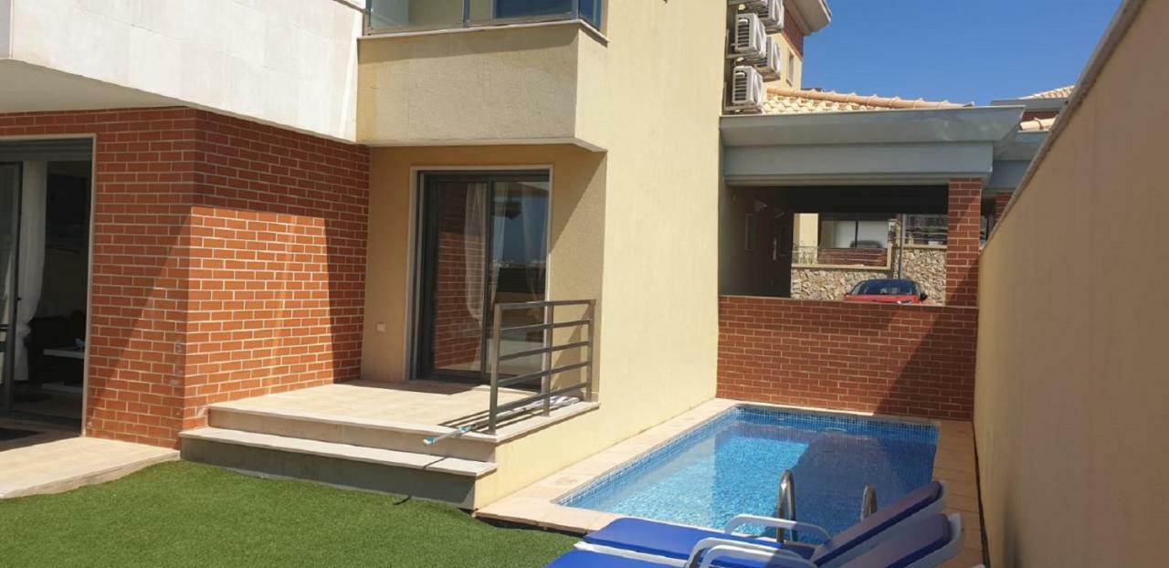 Stunning Villa With Pool 阿尔布费拉 外观 照片